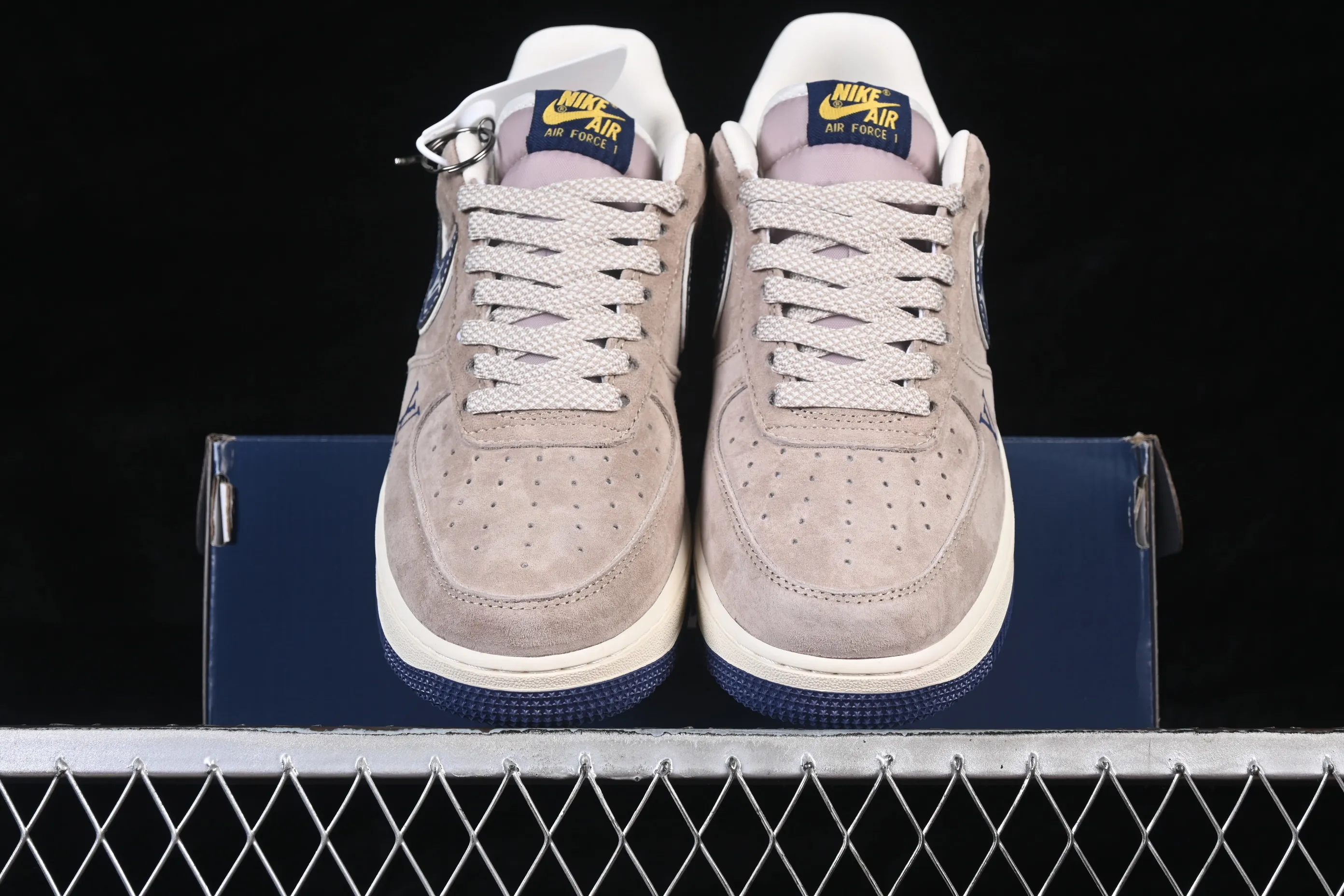 All categories Nk Air Force 1 Air Force series Nk Air Force 1 Low Air Force low top Nike Air Force 1 '07 Low LV joint gray blue pig leather Air Force 1 low top casual sneakers KL1688-004